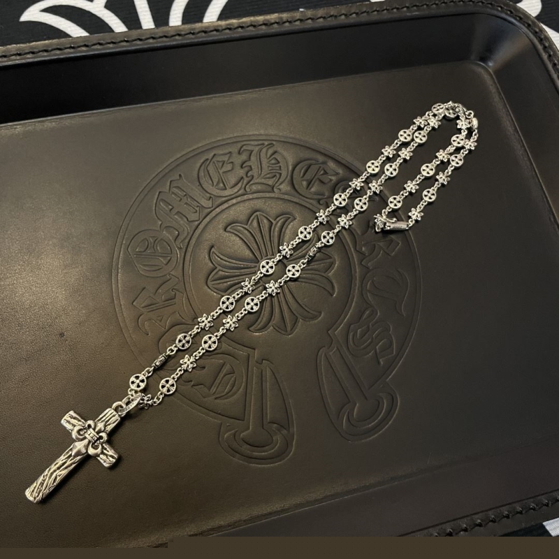 Ch**me He**ts necklaces